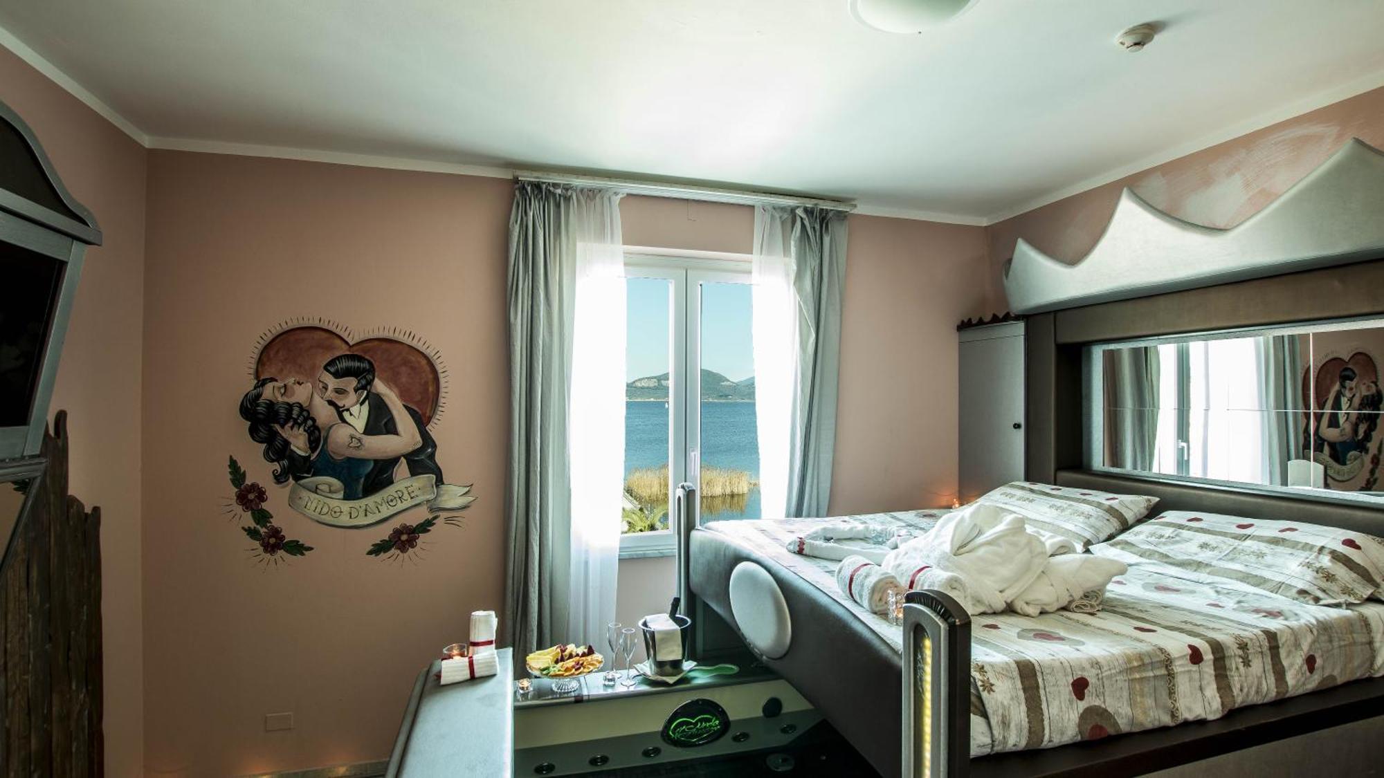 Hotel Butterfly Torre del Lago Puccini Bagian luar foto