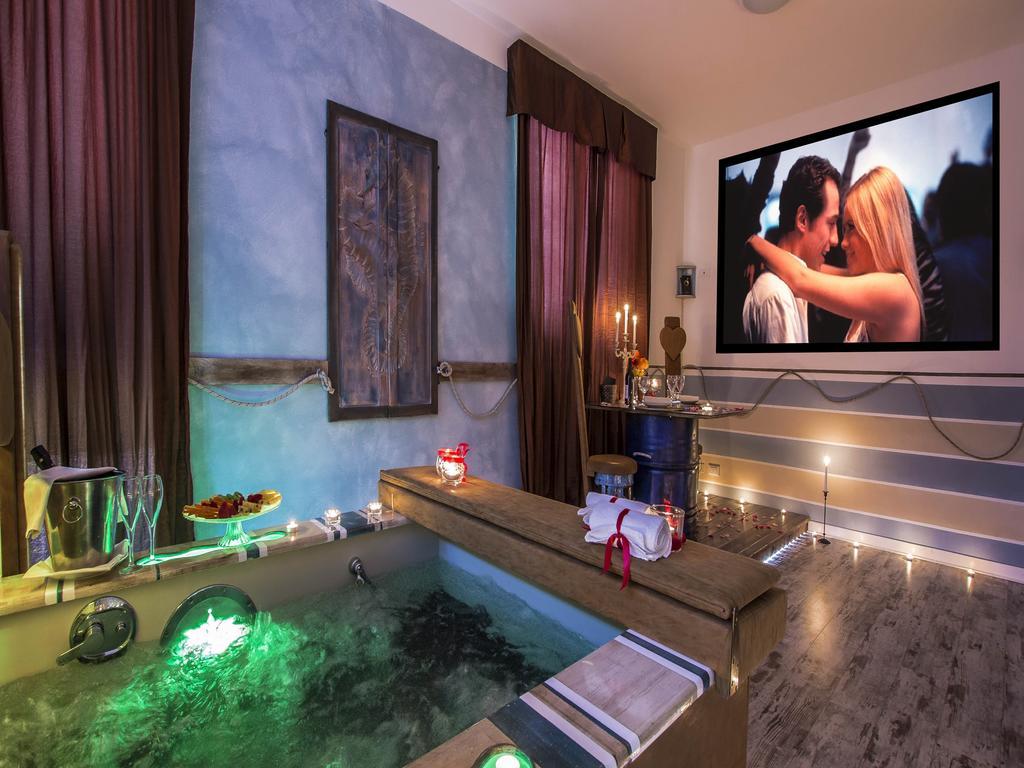 Hotel Butterfly Torre del Lago Puccini Bagian luar foto