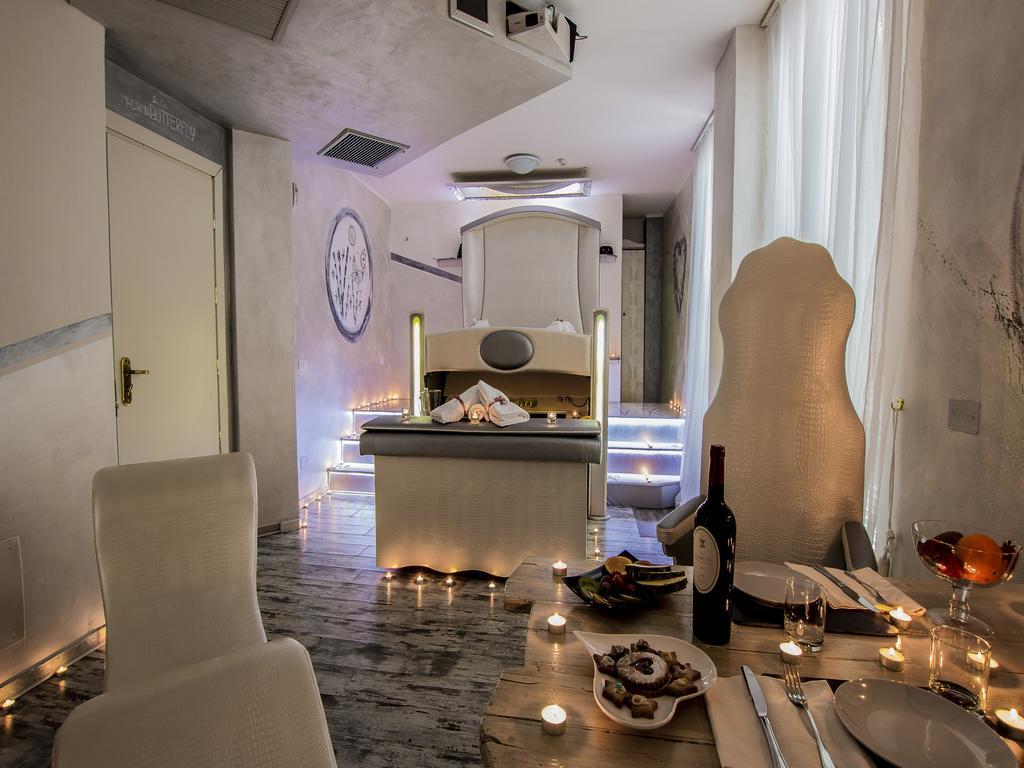 Hotel Butterfly Torre del Lago Puccini Bagian luar foto